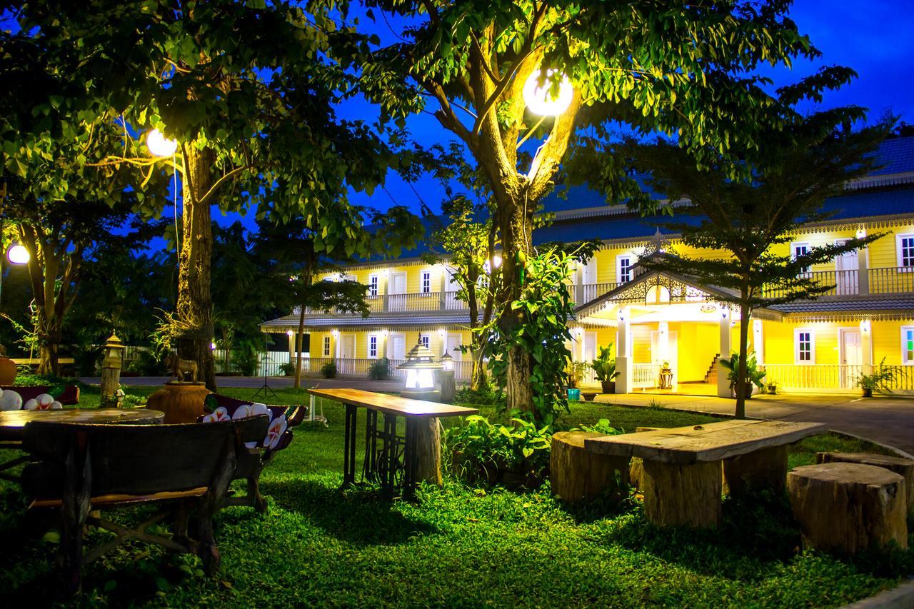 Raiwin Buri Resort Phrae Exteriör bild